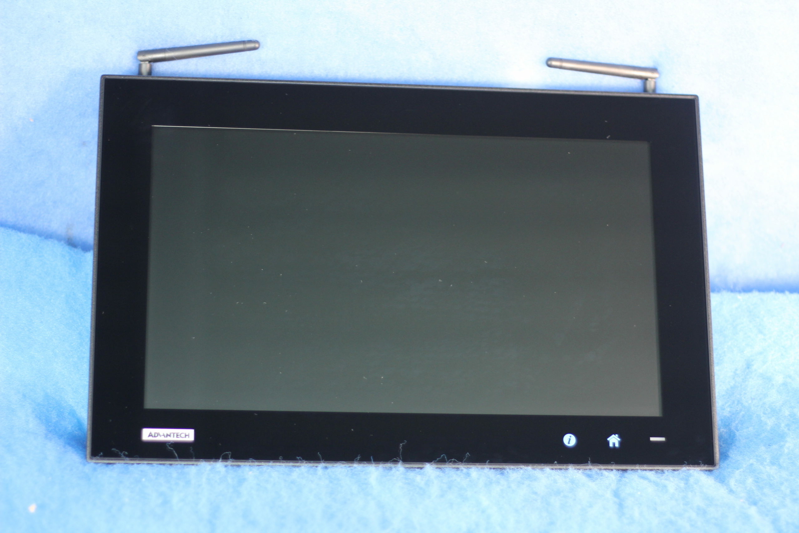 Advantech PPC-4151W / PPC-4151W-P5AE 16.5″ Wide Screen Panel 90 Day Warranty