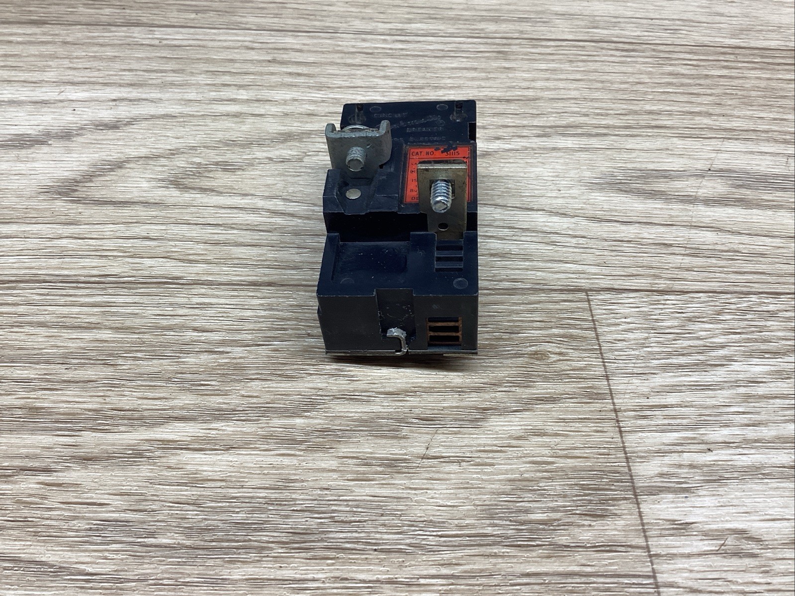 PUSHMATIC BULLDOG CIRCUIT BREAKER 15 AMP 1 POLE 38258 #813F131*CO
