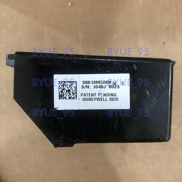 Honeywell S8610M3009 Ignition Control OEM S8610M3009