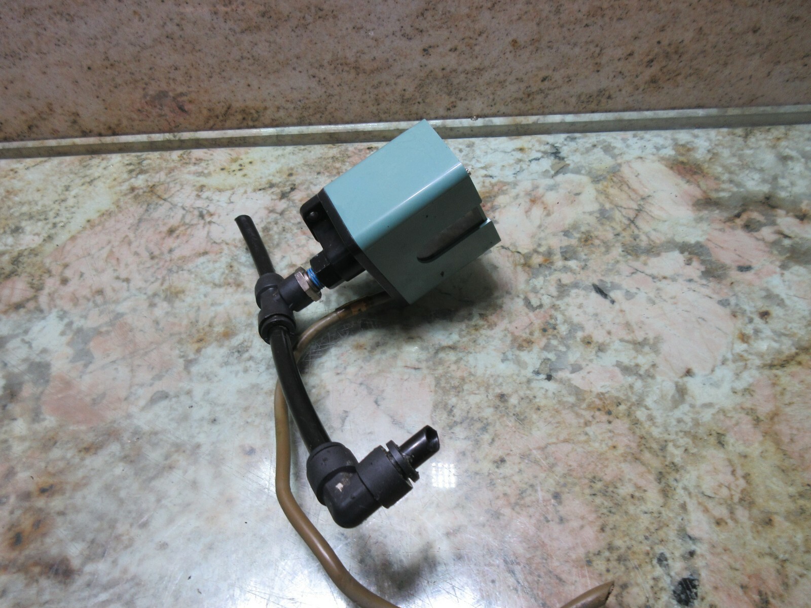 SMC PRESSURE SWITCH MODEL IS300 AC125/250V15A DC30V5A MORI SEIKI MV40