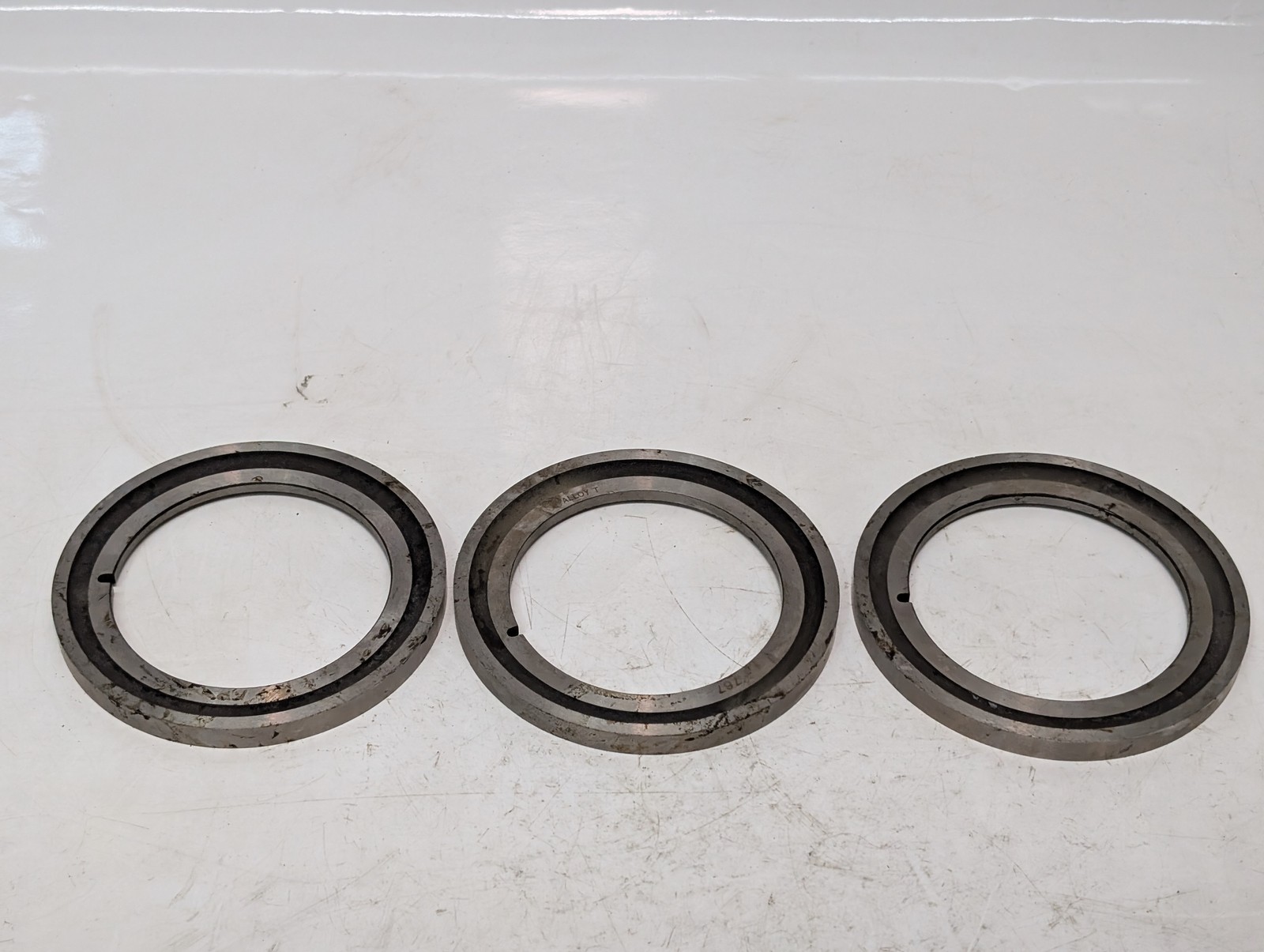 Lot of 3 Alloy T 767 split metal seal rings 6-3/4in OD 4.75in ID industrial