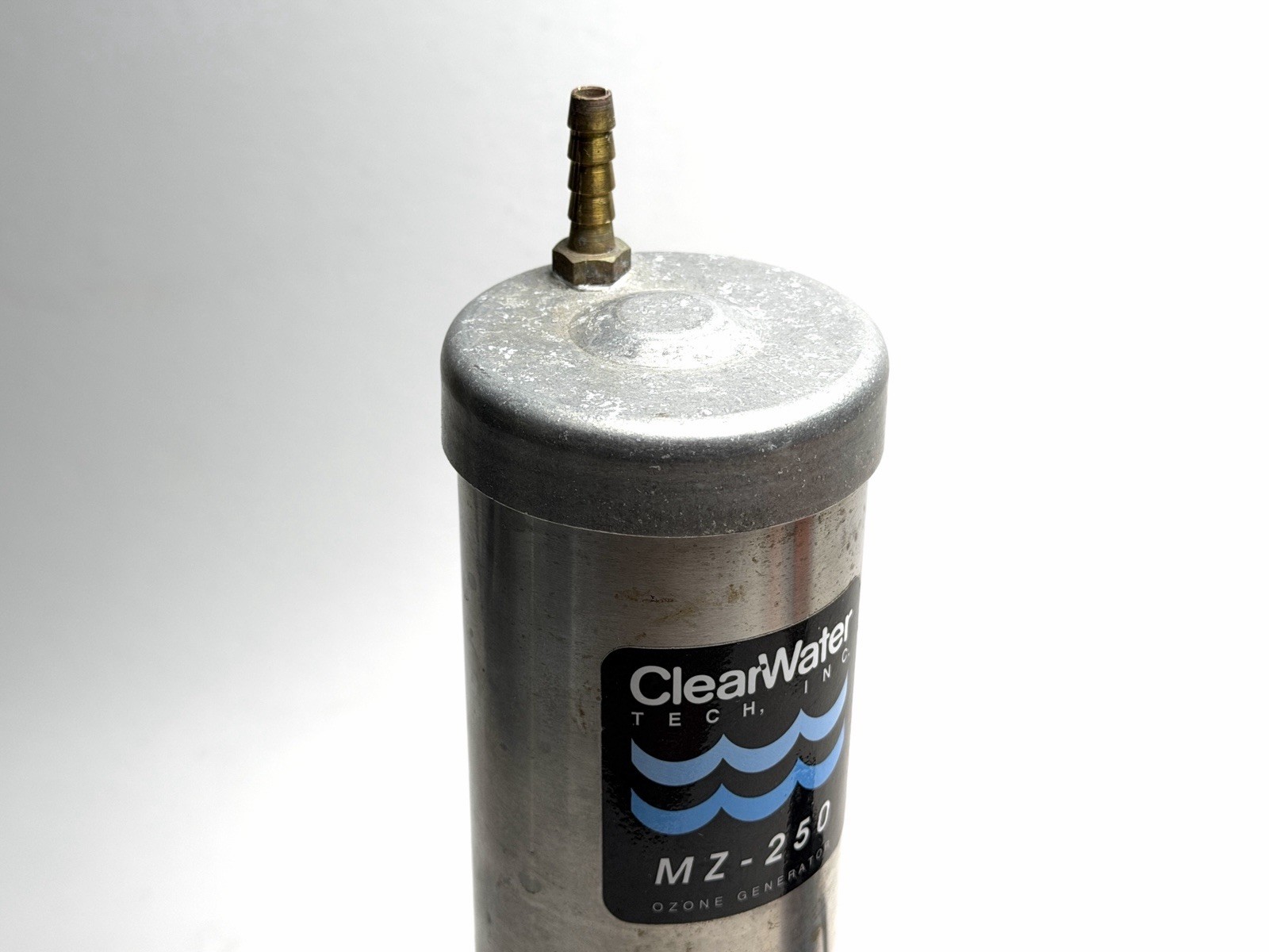 CLEARWATER TECH MZ-250 Ultraviolet Ozone Generator