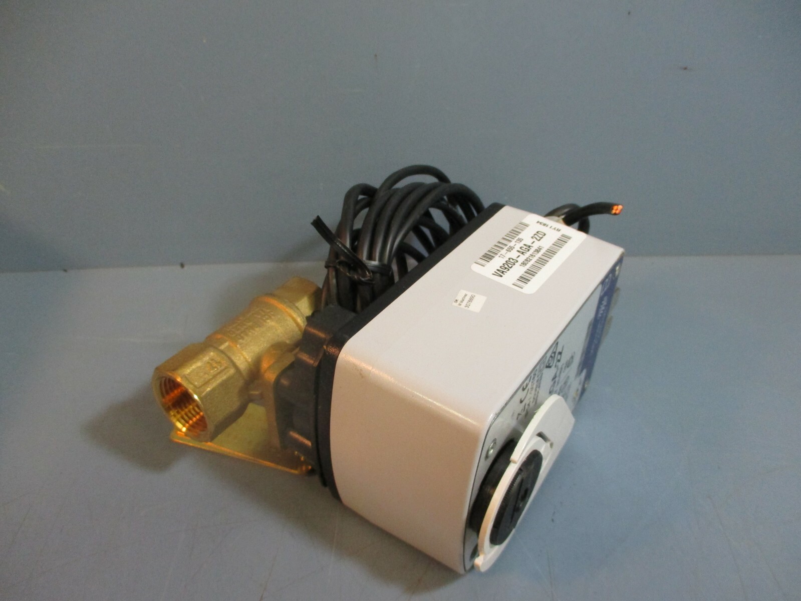 Johnson Controls VG1245BG + 923GGA ¾” 2W Ball Valve w/ Actuator NEW