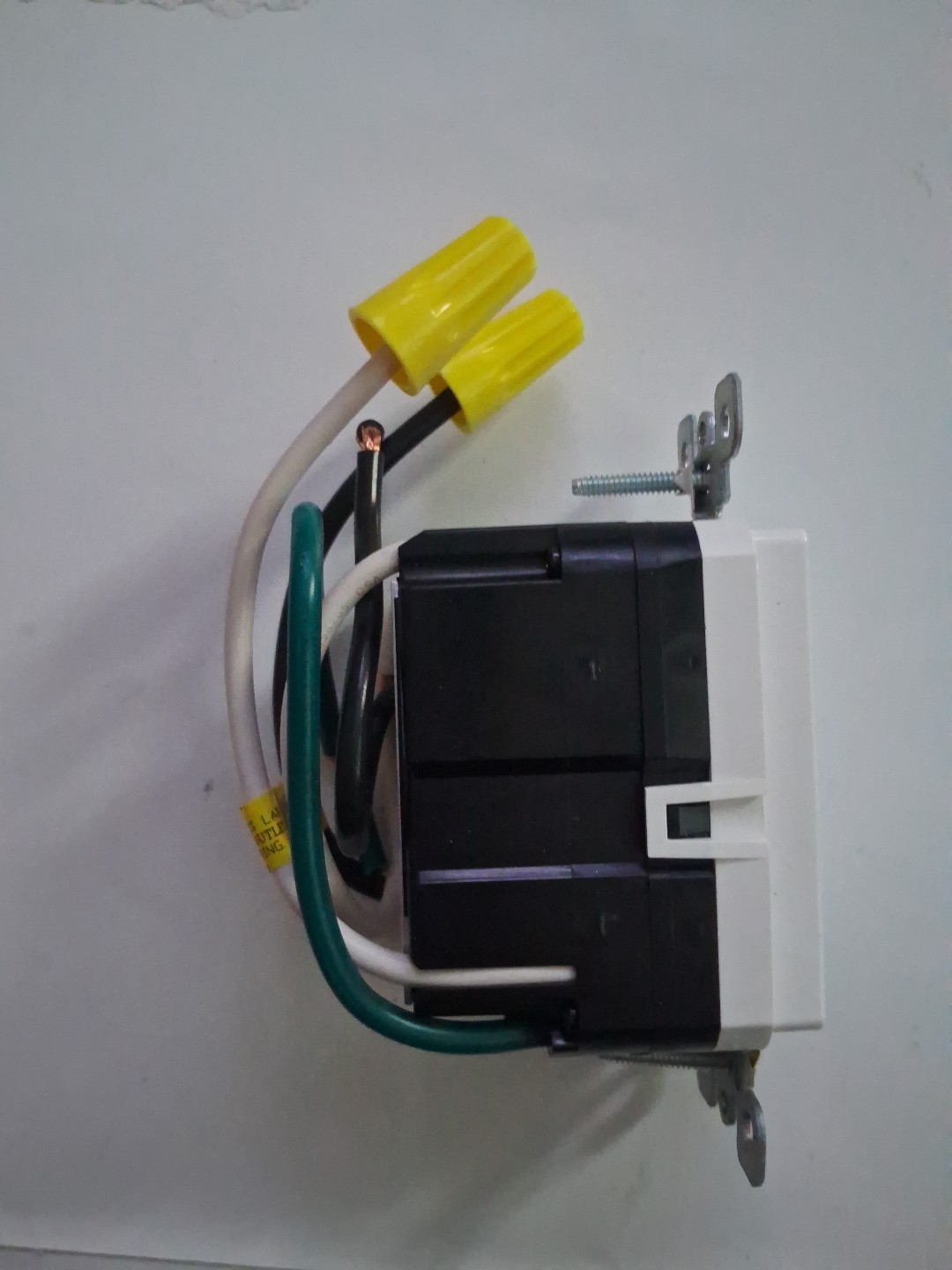 Leviton GUAC2-W 20 Amp, 125 Volt, Tamper-Resistant GFCI Receptacle, White