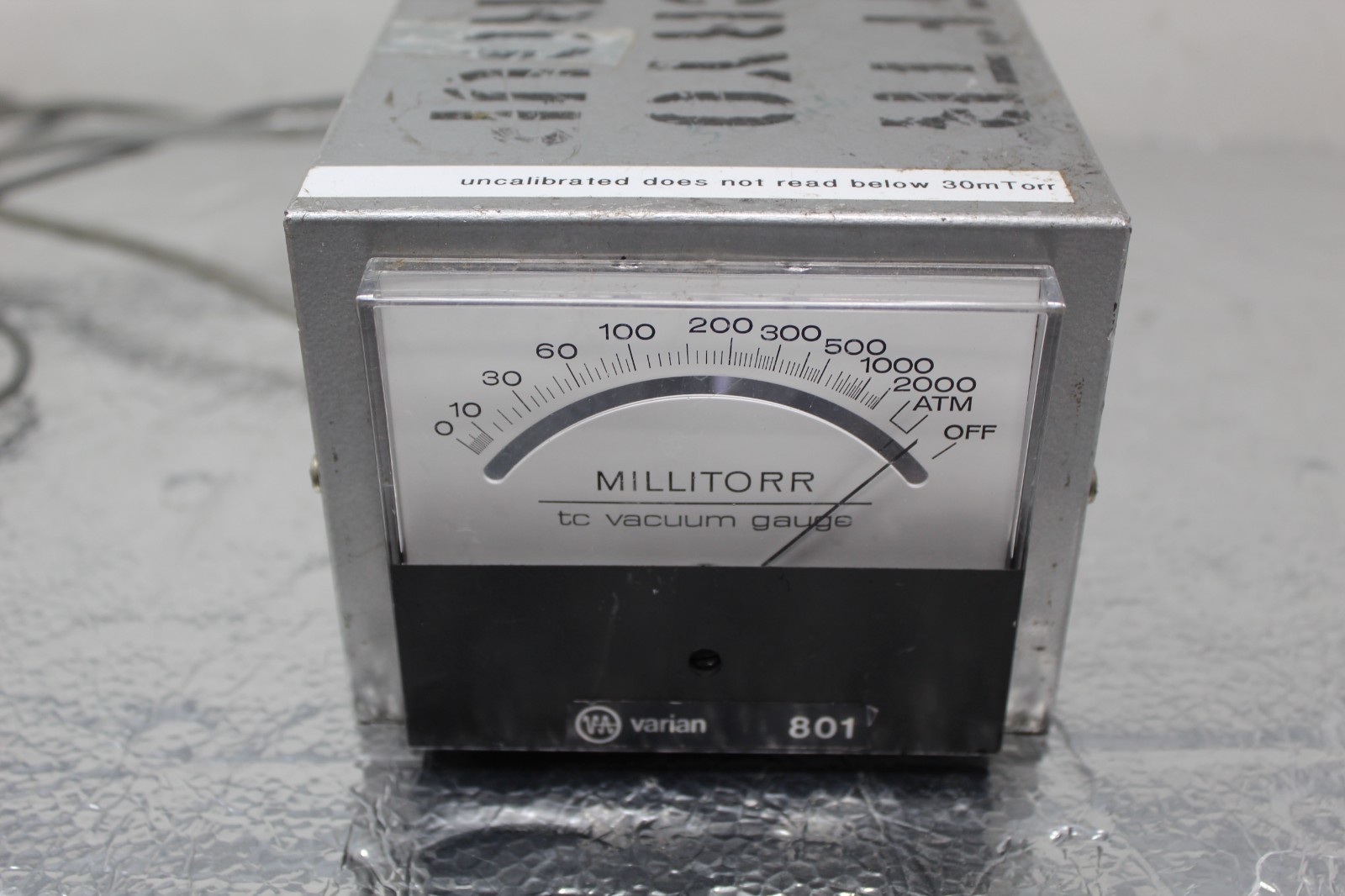 Varian 801 TC Vacuum Gauge Controller Millitorr Thermocouple Vacuum Gauge w/ Cab
