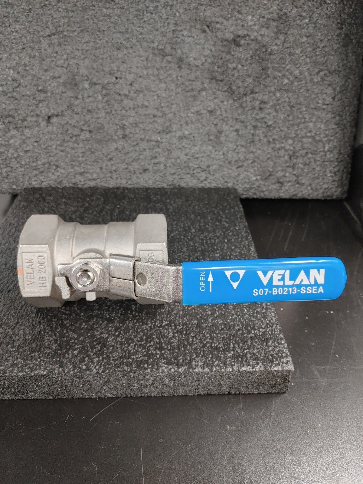 VELAN S07-B0213-SSEA HB2000 1 1/2″ 2000 WOG CF8M Memoryseal Resilient Ball Valve