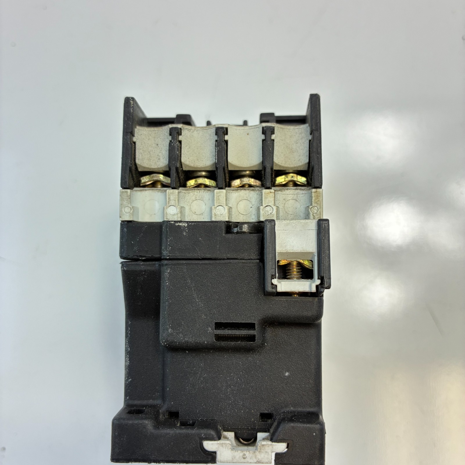 MOELLER DIL R 40 DIL CONTACTOR 110V/120V 50/60HZ
