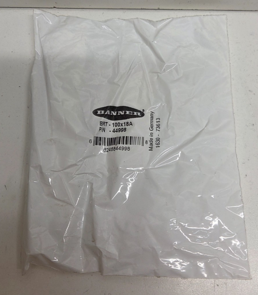 NEW IN BAG! BANNER 100MM X 18MM RETROREFLECTIVE TARGET 44998 BRT-100X18A