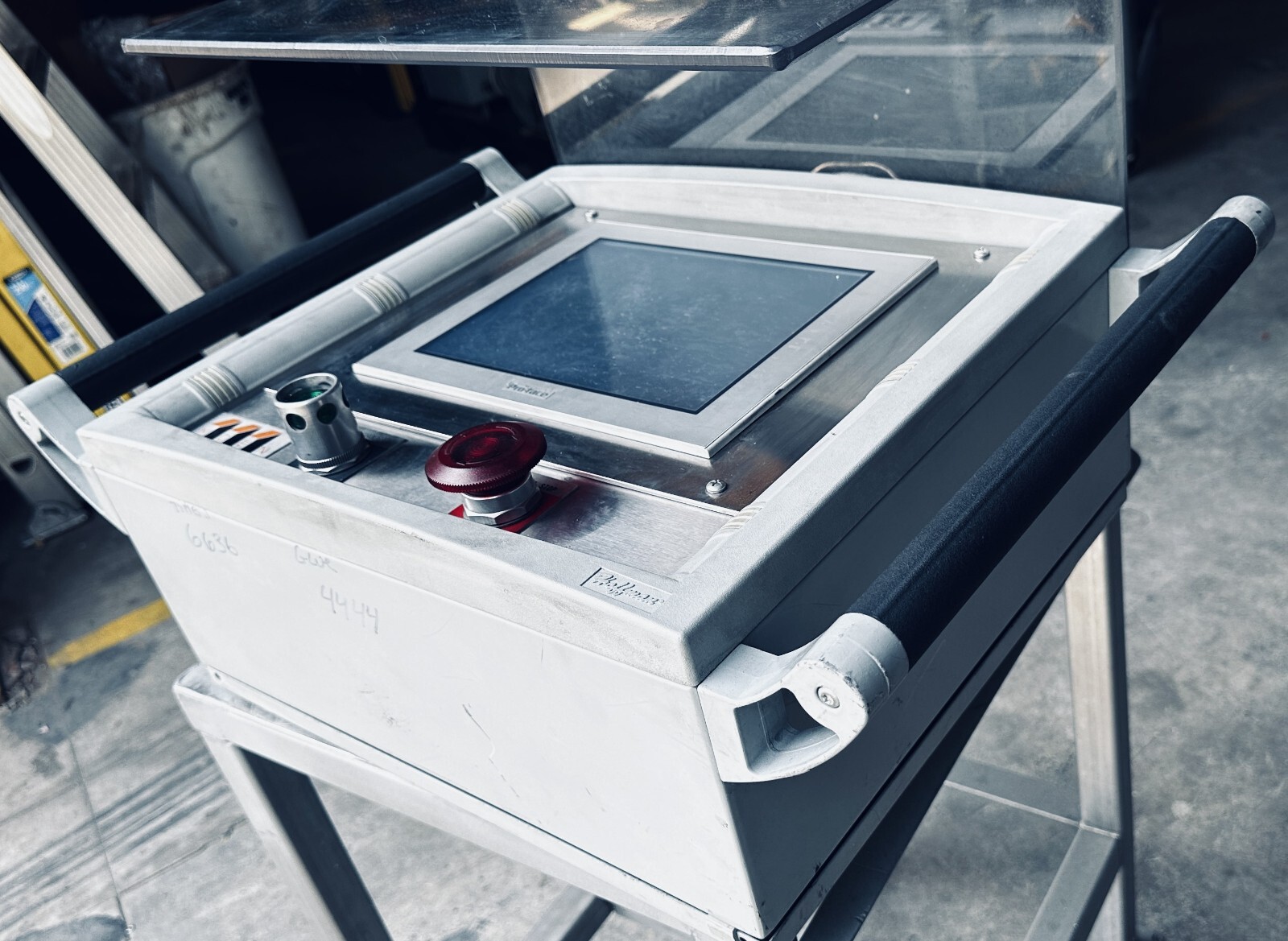 Pro-face GP-4501T HMI panel with Hoffman HMI station with 2 Pendent arms