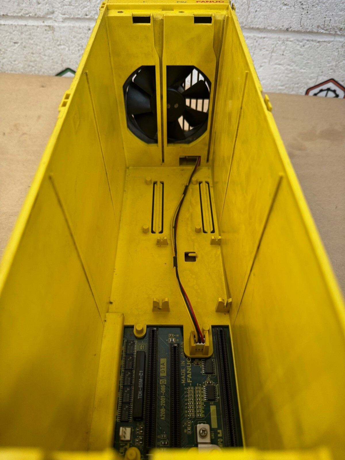 Fanuc A05B-2316-C107 Back Plane 2 Slot Control Chassis w/ Fan Unit