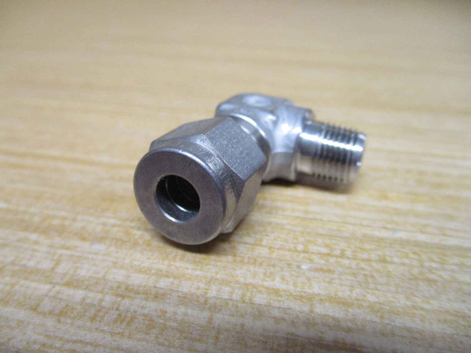 Swagelok SS-400-2-2 Cajon Tube Fitting Elbow SS40022 (Pack of 11)