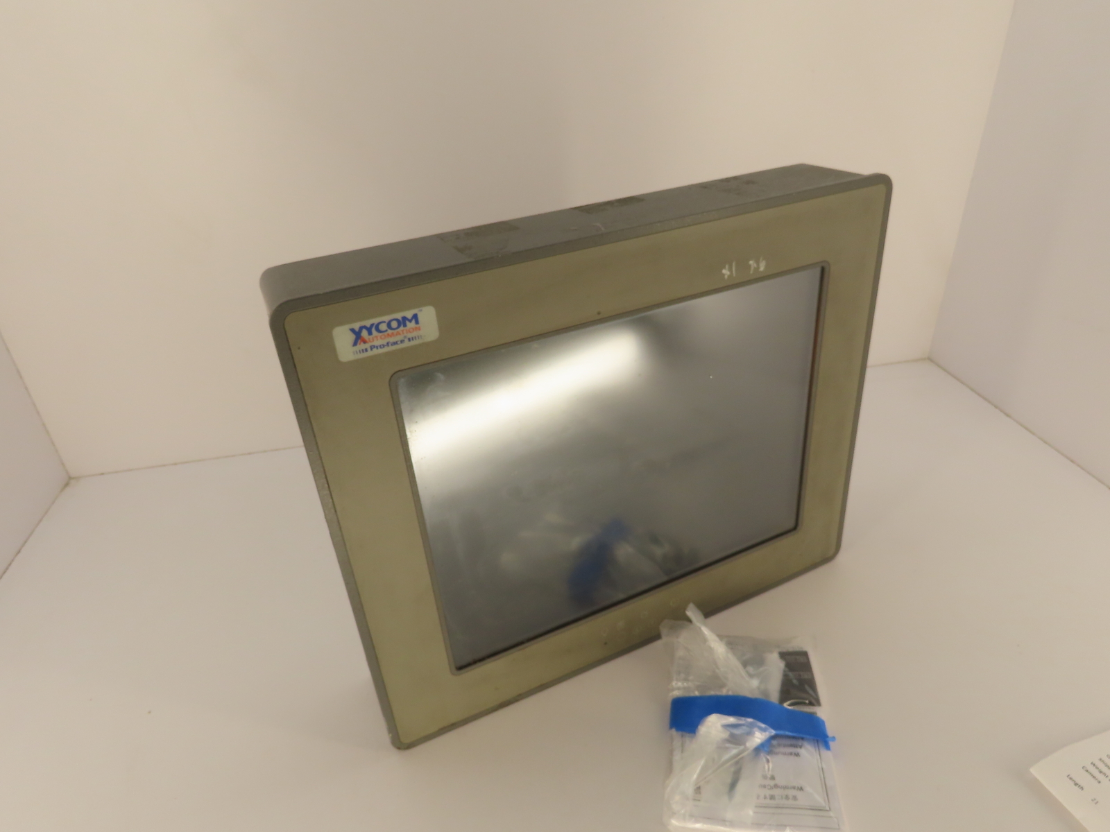 Xycom Automation proface 1502-E004000000740 XT 1502 T Operator Interface Monitor