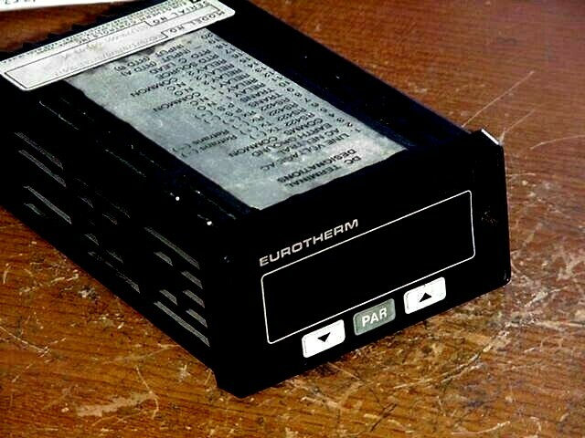 *NEW … .. EUROTHERM 842/0/1/0/0-AJF000 INDICATING METER TEMPERATURE CONTROLLER