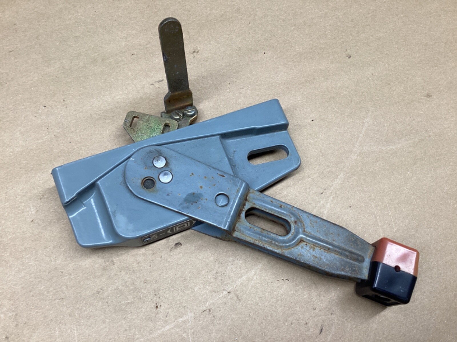 SQUARE D Disconnect Switch Flange Mounted Operating Handle #101L110
