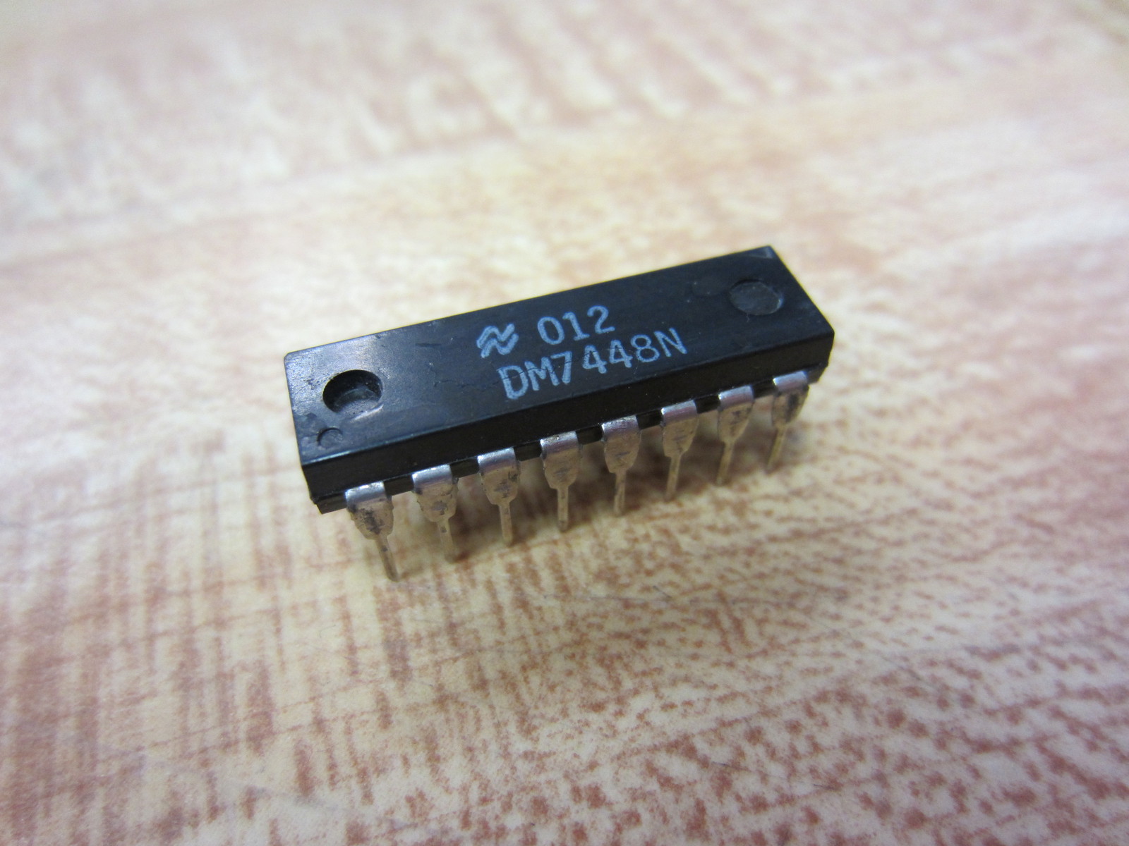 Fairchild DM7448N Integrated Circuit (Pack of 2)