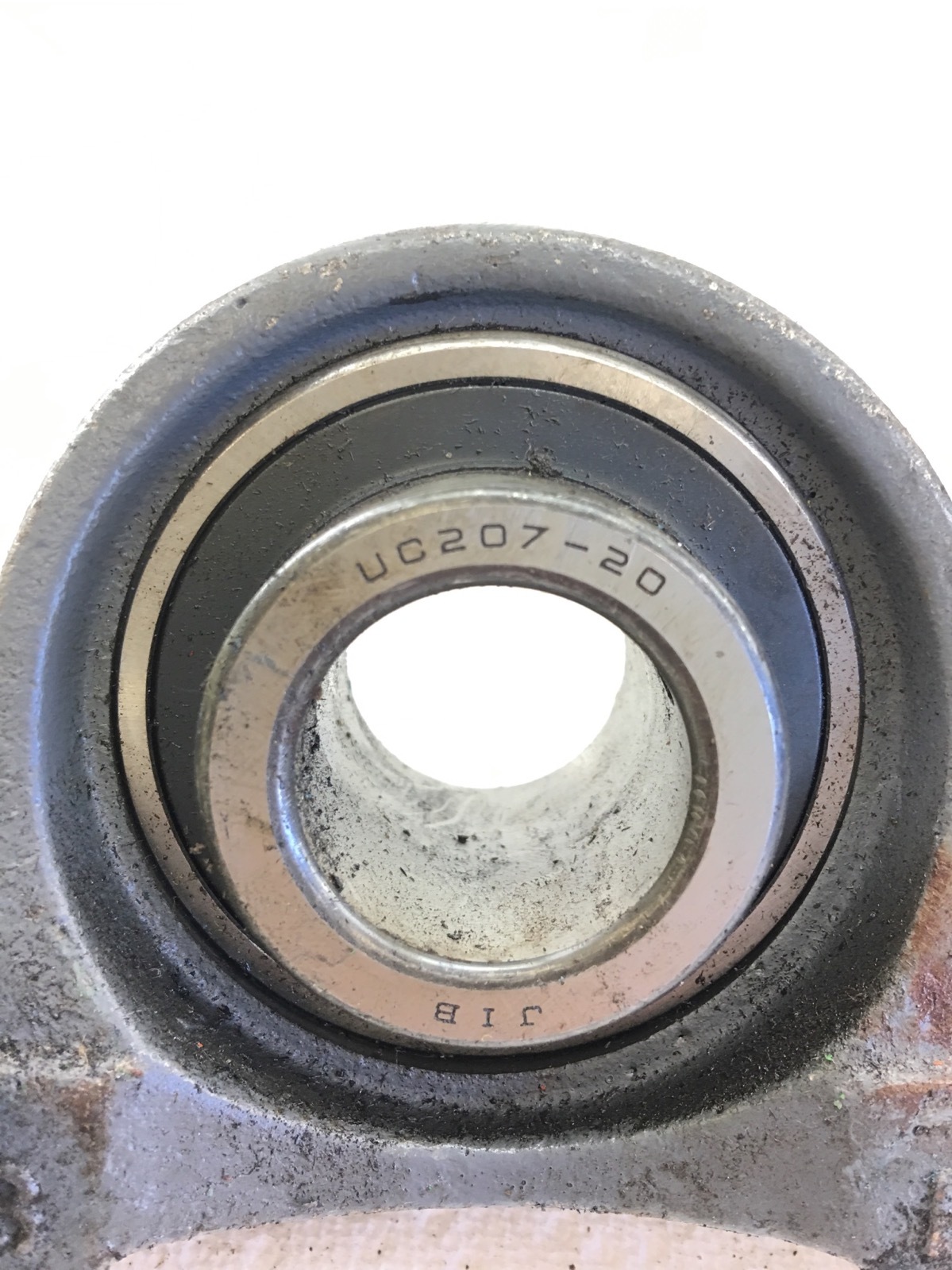 JIB P207 PILLOW BLOCK BEARING WITH UC207-20 INSERT, FAST SHIPPING! HB5
