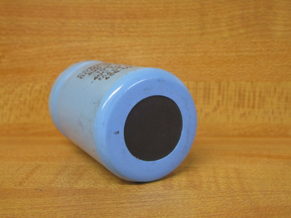 Cornell Dubilier DCMC821T250AA28 Capacitor 820 µF 250 VDC