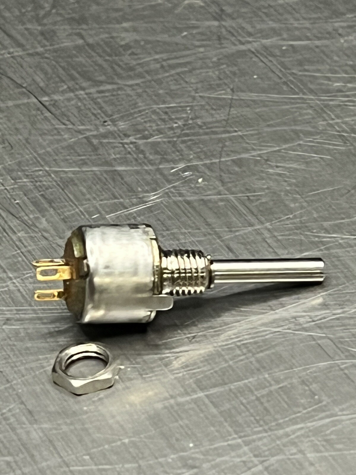 RV6NAYSD501A ALLEN-BRADLEY 25002 Potentiometer 1/2 Watt Linear 500 ohm 10% Tol