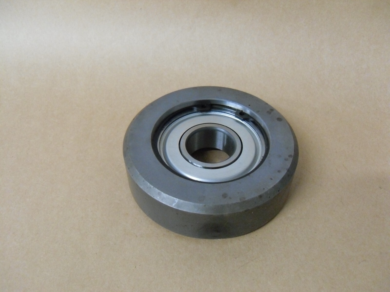 ROLLER 25 MM BORE, 3.657″ OD, 1-1/8″ WIDTH BRG 305 USA