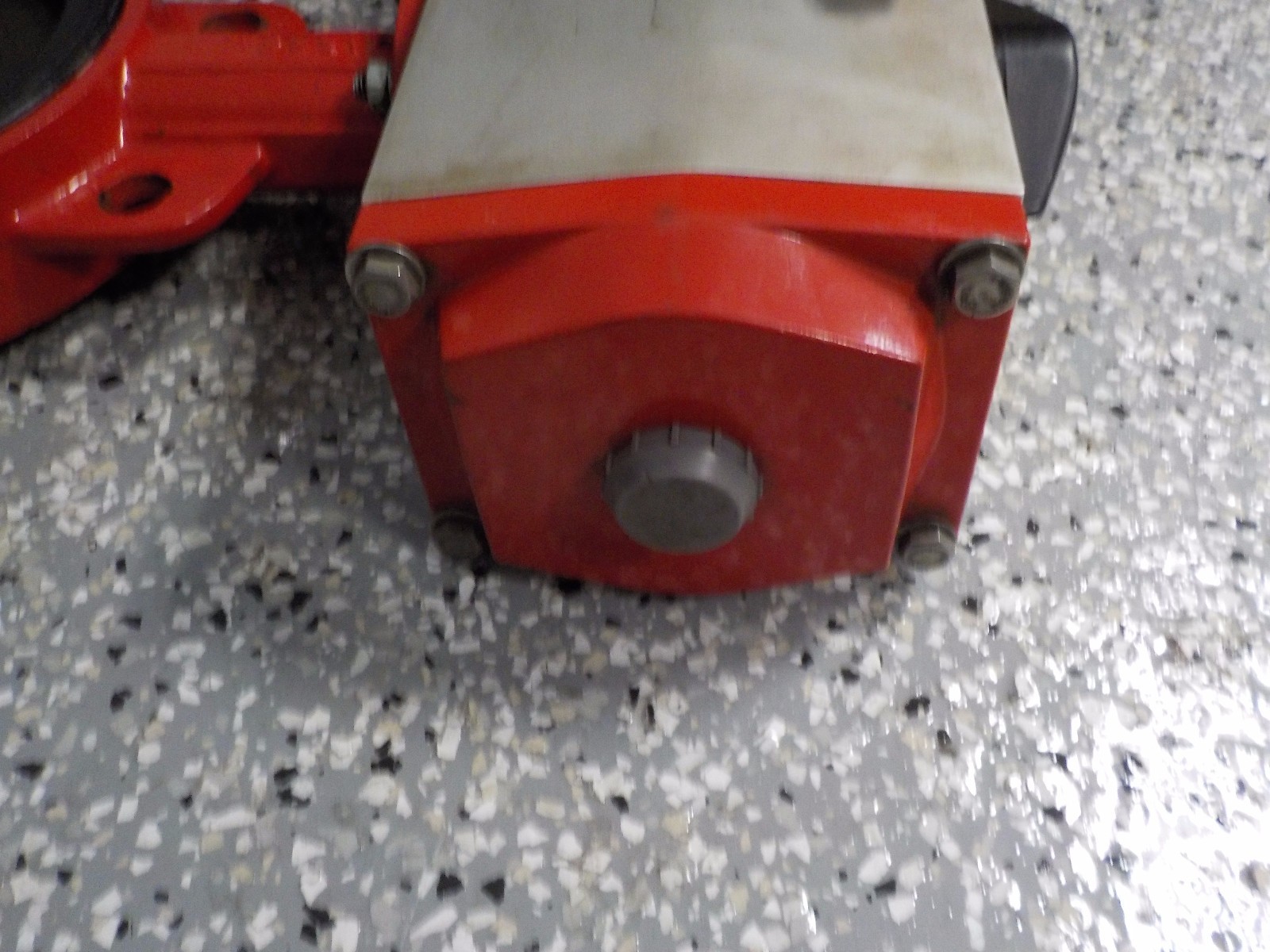 BRAY CONTROLS 90-1180-21330-532 USED ACTUATOR W/ BUTTERFLY VALVE 90118021330532