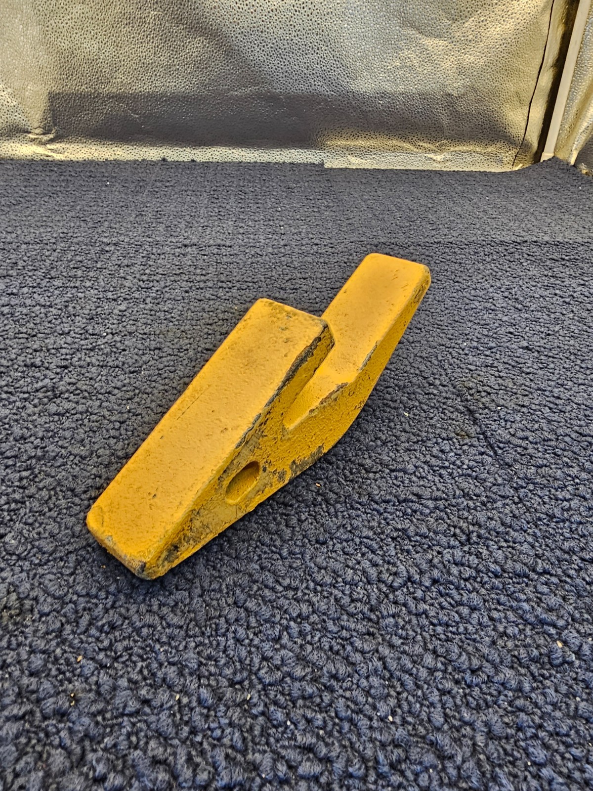 2740 W23 Yellow Bucket Tooth Fits Case/International Harvester