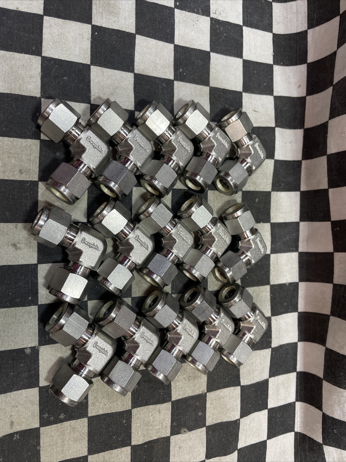 Lot Of 15, Swagelok Elbow Union 3/8″, SS-600-9, SS6009, SHIPSAMEDAY#1549D6
