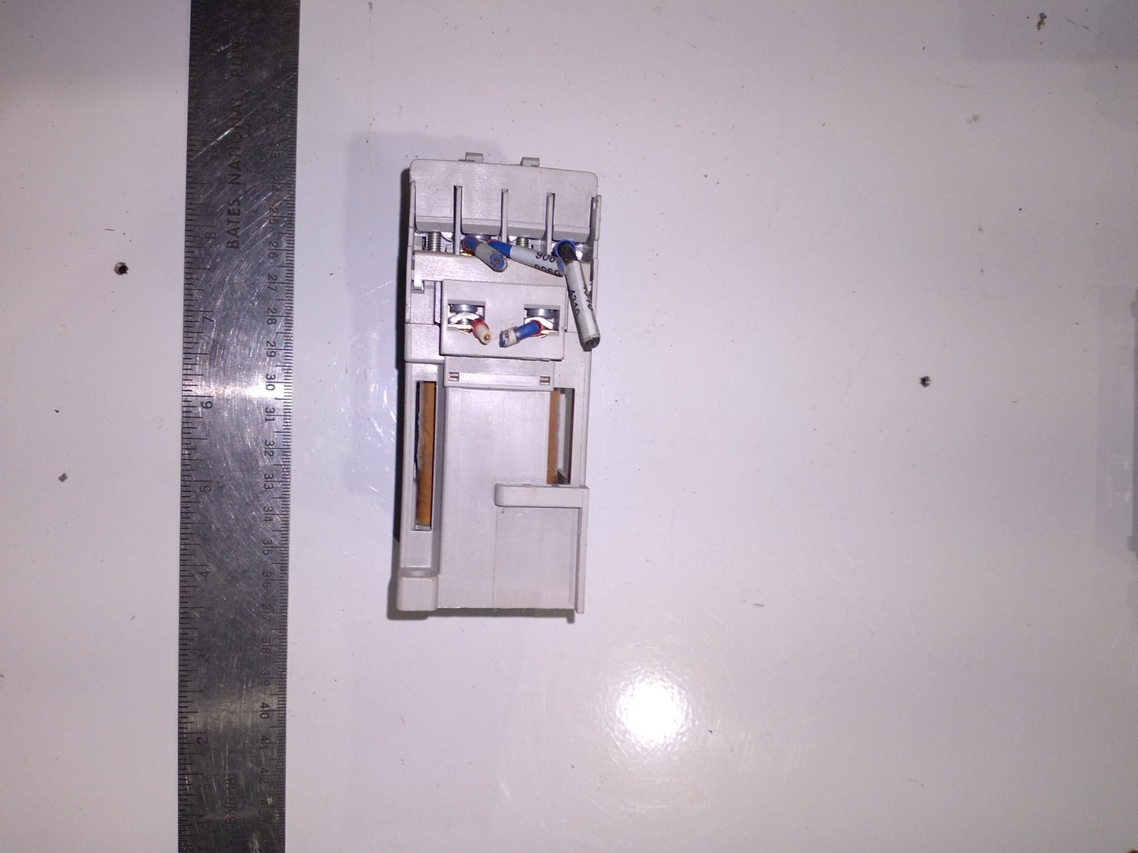 ALLEN-BRADLEY 100-C09D*01 SER A 600V AC