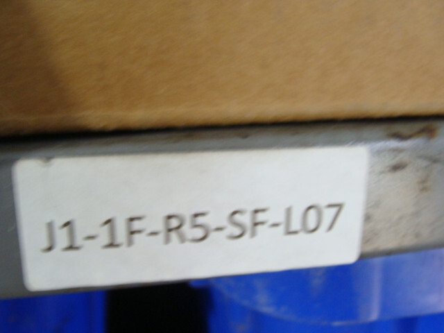 LOT OF 100 5/16-18 X 5/8 SS BUTTON HEAD SOCKET CAP SCREWS