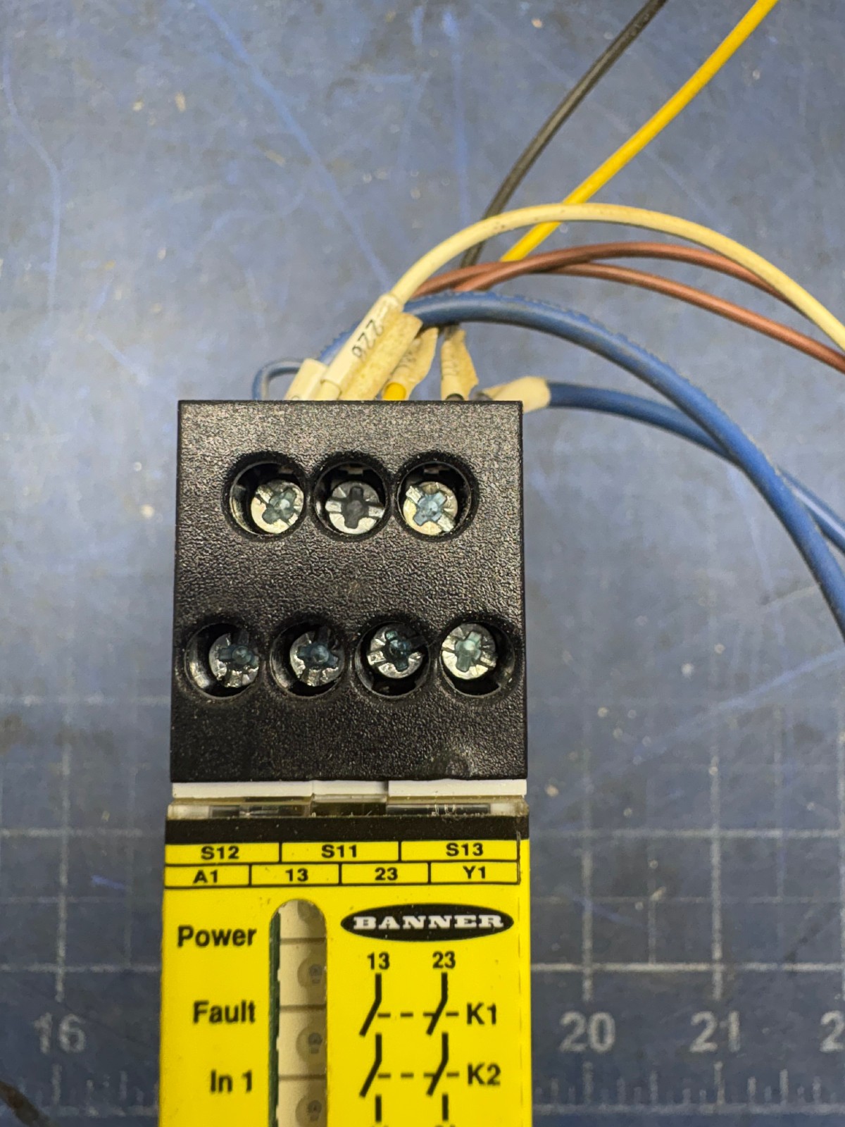 BANNER AT-FM-10K SAFETY RELAY 24VAC/DC 200mA MAX *SEE PICTURES*