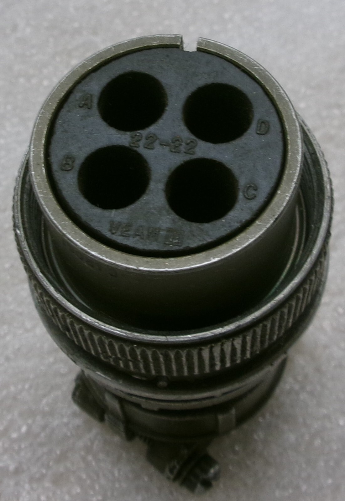 ITT CANNON BENDIX VEAM 22-22 4-Pin Circular Socket Connector Shell Kit #663FF