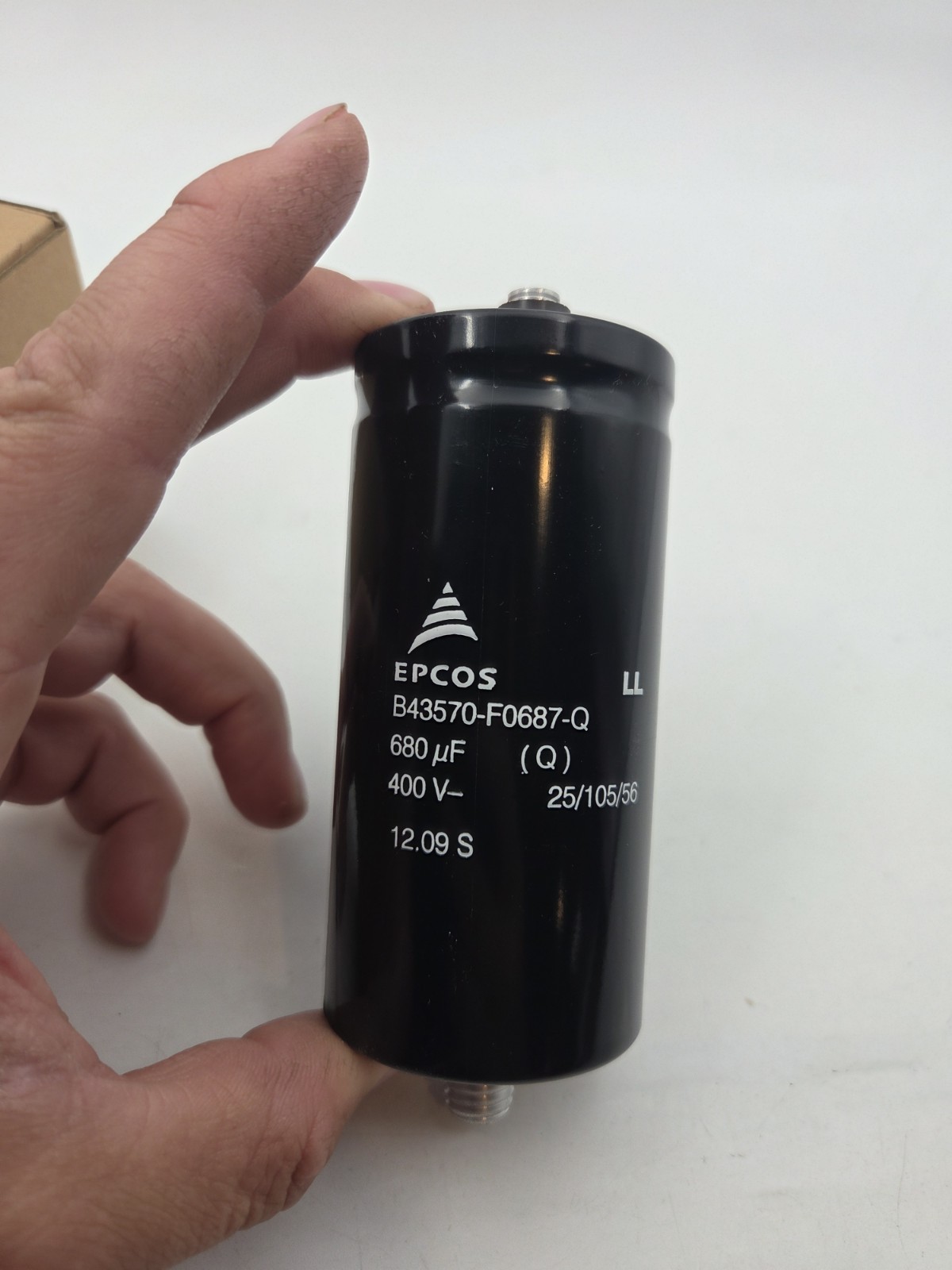 Epcos B43570-F0687-Q Capacitor B43570F0687Q 400V