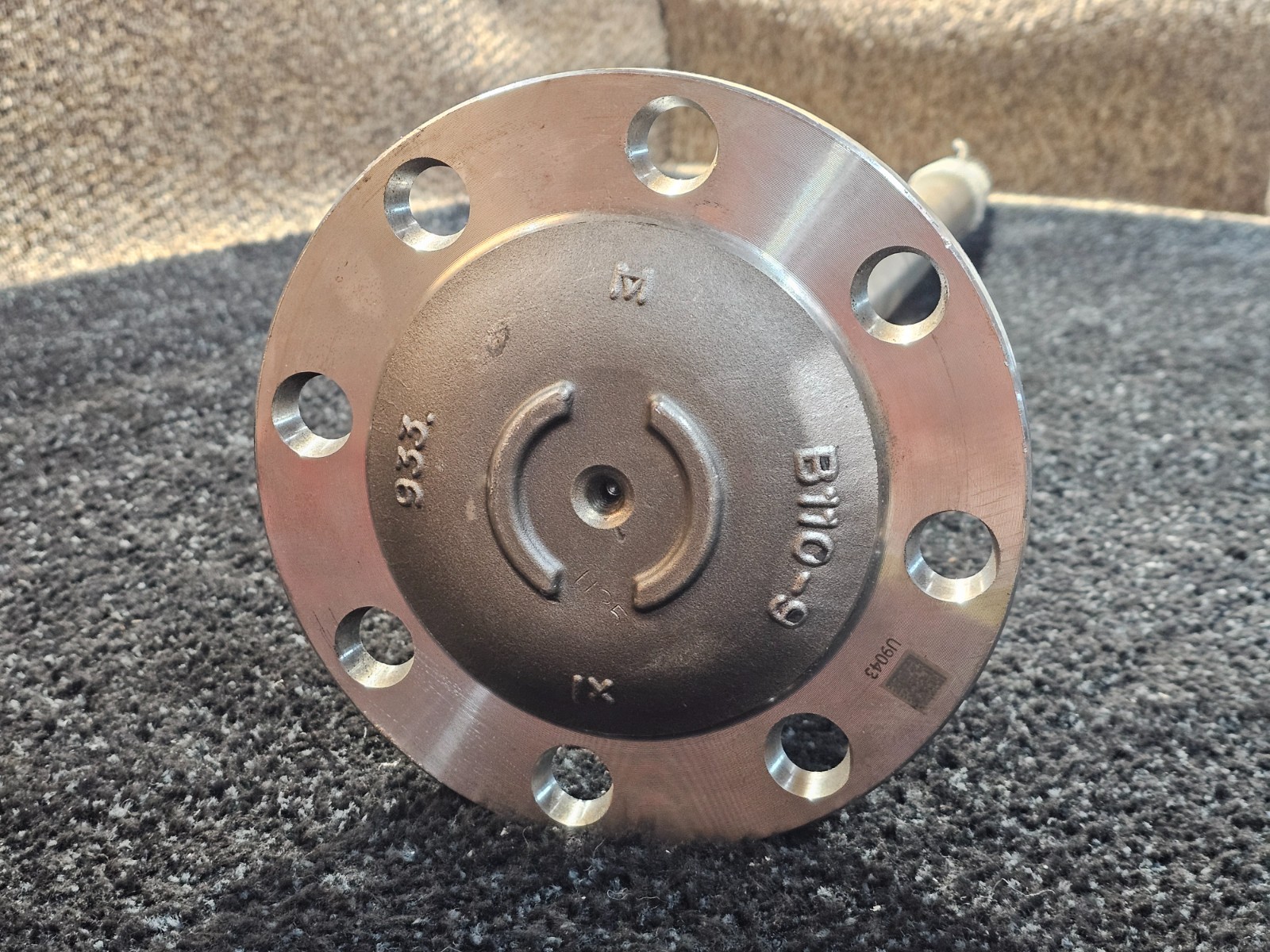 Meritor B110-9 45-inch Axle Shaft U9043 SIlver, 8-Bolt Hole Steel