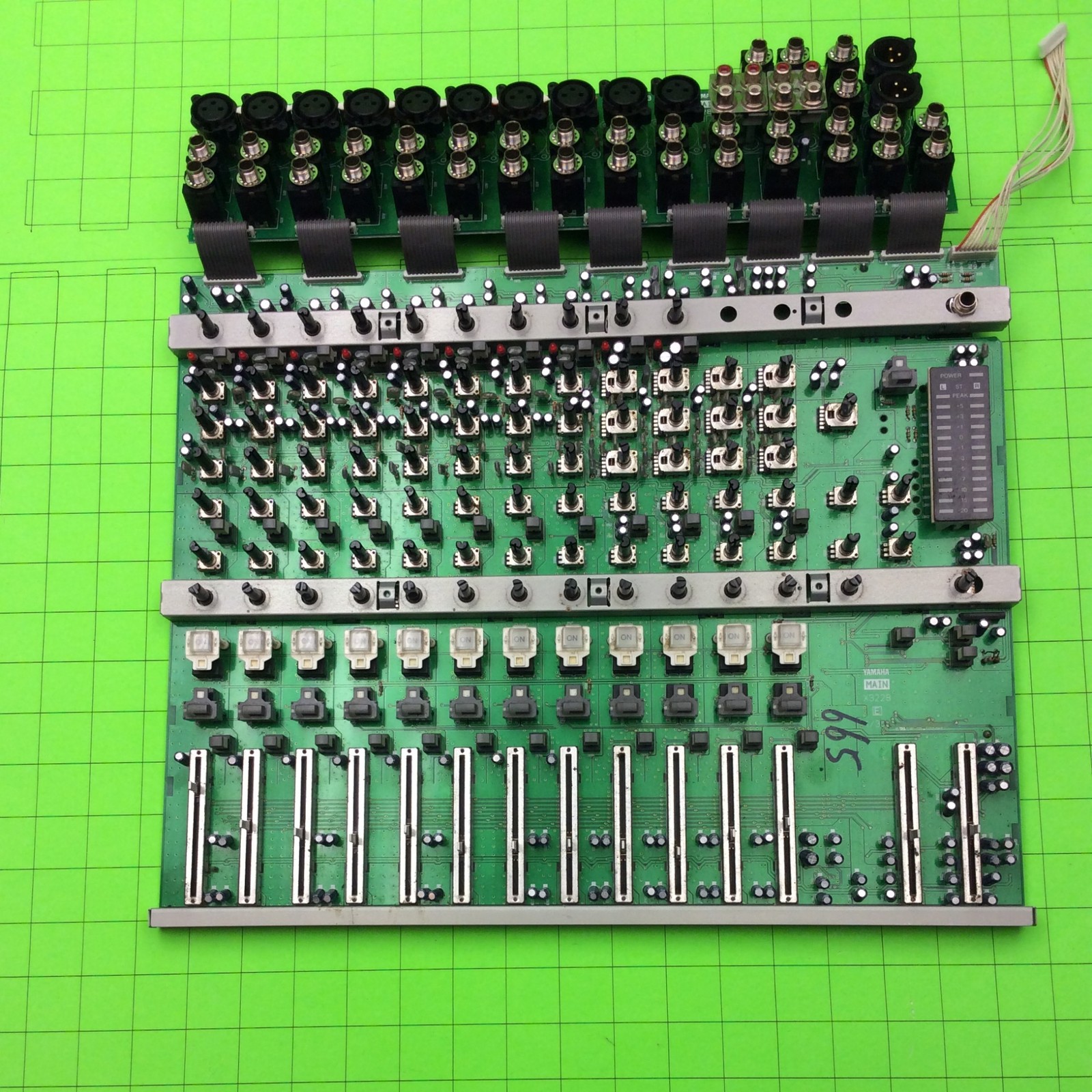 Yamaha MG16/4 Mixer Board X3228