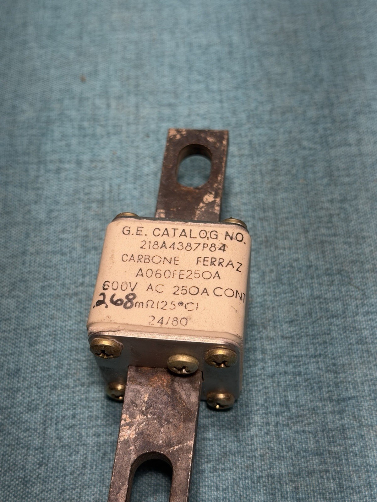Carbone Ferraz 218A4387P84 600 Volt AC 250 Amp Fuse NOS