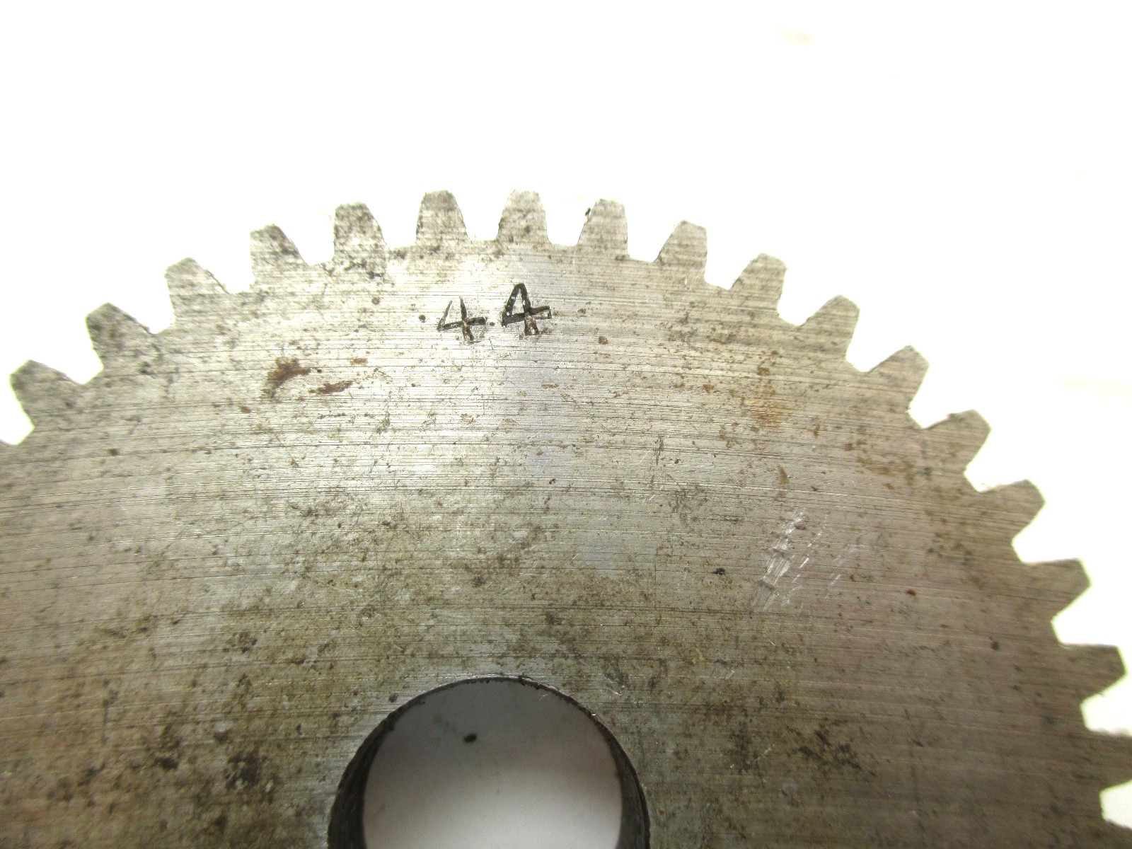44 Tooth Spur Gear ~ 2-9/16″ by 3/8″. 9/16″ Inside Diameter