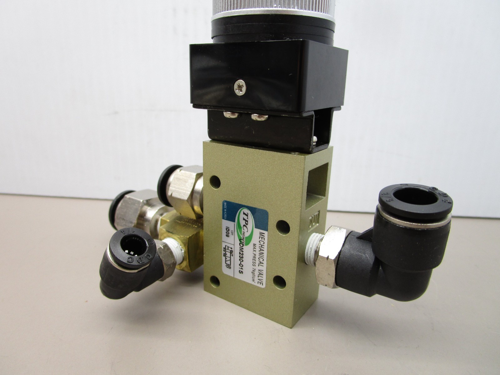 TPC UDM230-01S Switched Pneumatic Valve Assembly 1/8″ Ports with fittings