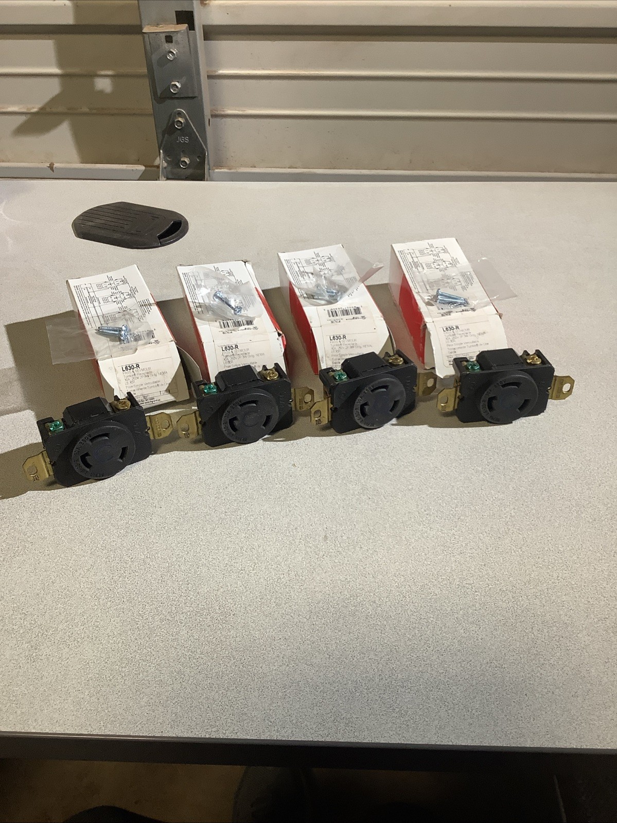 Legrand L630-R Turn Lok Receptacle – Lot of 4 – New OLD STOCK