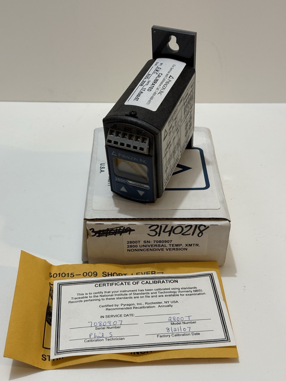 Pyragon 2800T Universal Temperature Transmitter – Unused NOS