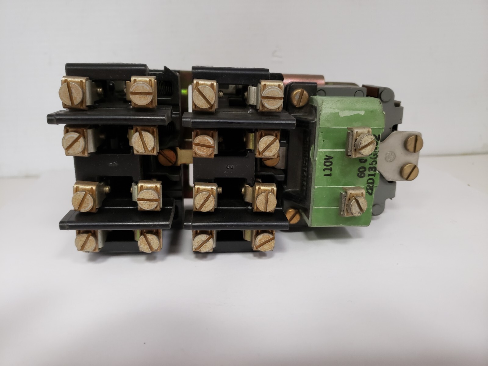 GENERAL ELECTRIC CR2810A14AG MACHINE TOOL RELAY 110V 50/60HZ 8 POLE