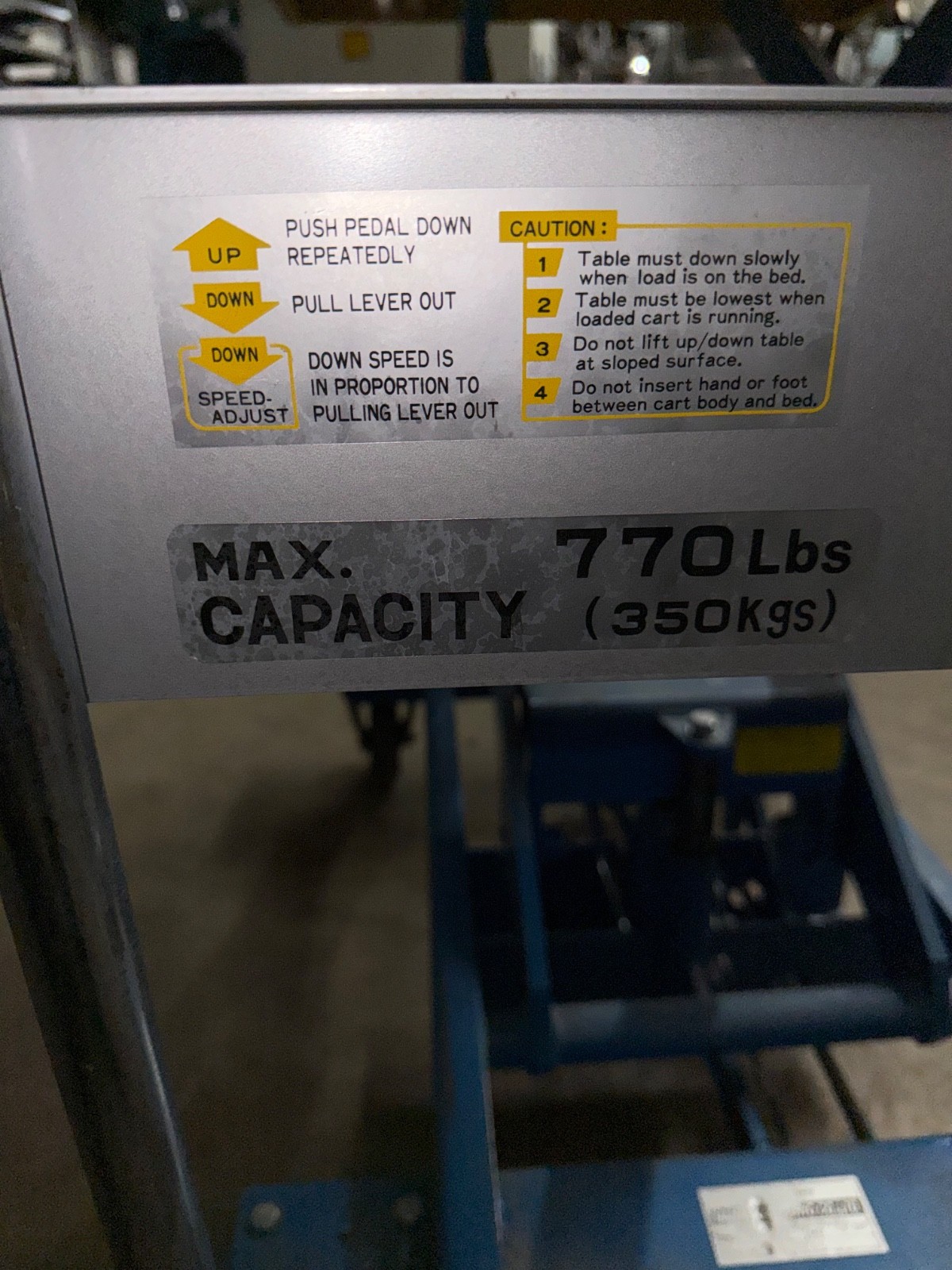 Dandy Lift Model A-350W Manual Hyd. Load Capacity 770# 36″ X 24″ Platform