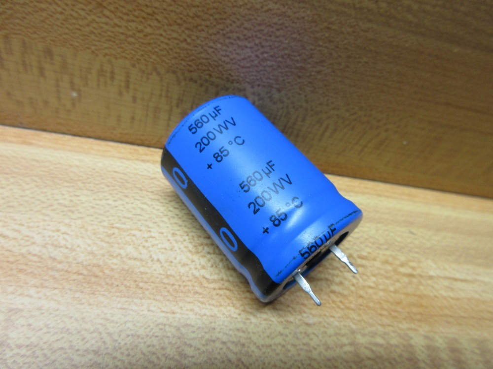 Cornell Dubilier 380LX561 CDE Capacitor 560µF 380LX