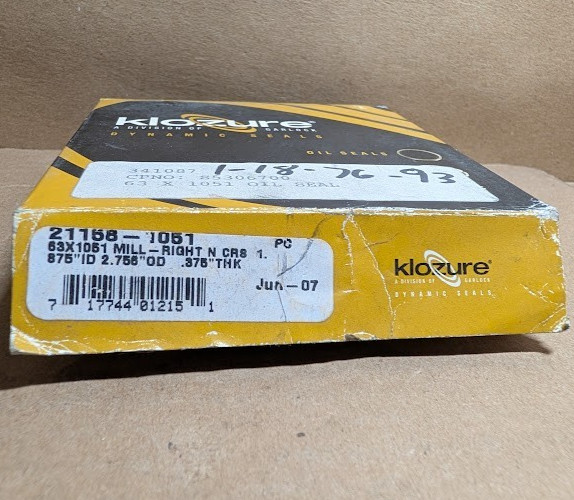 Garlock Klozure 21158-1051 Oil Seal 63X1051 2.375″ Shaft, 3.125″ OD (New In Box)