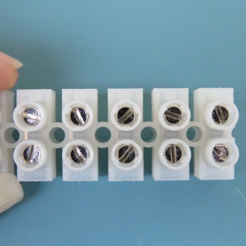 Weco 302-HDS/06 Qty of 11 per Lot Eurostyle Screw Terminal Strips for Panel