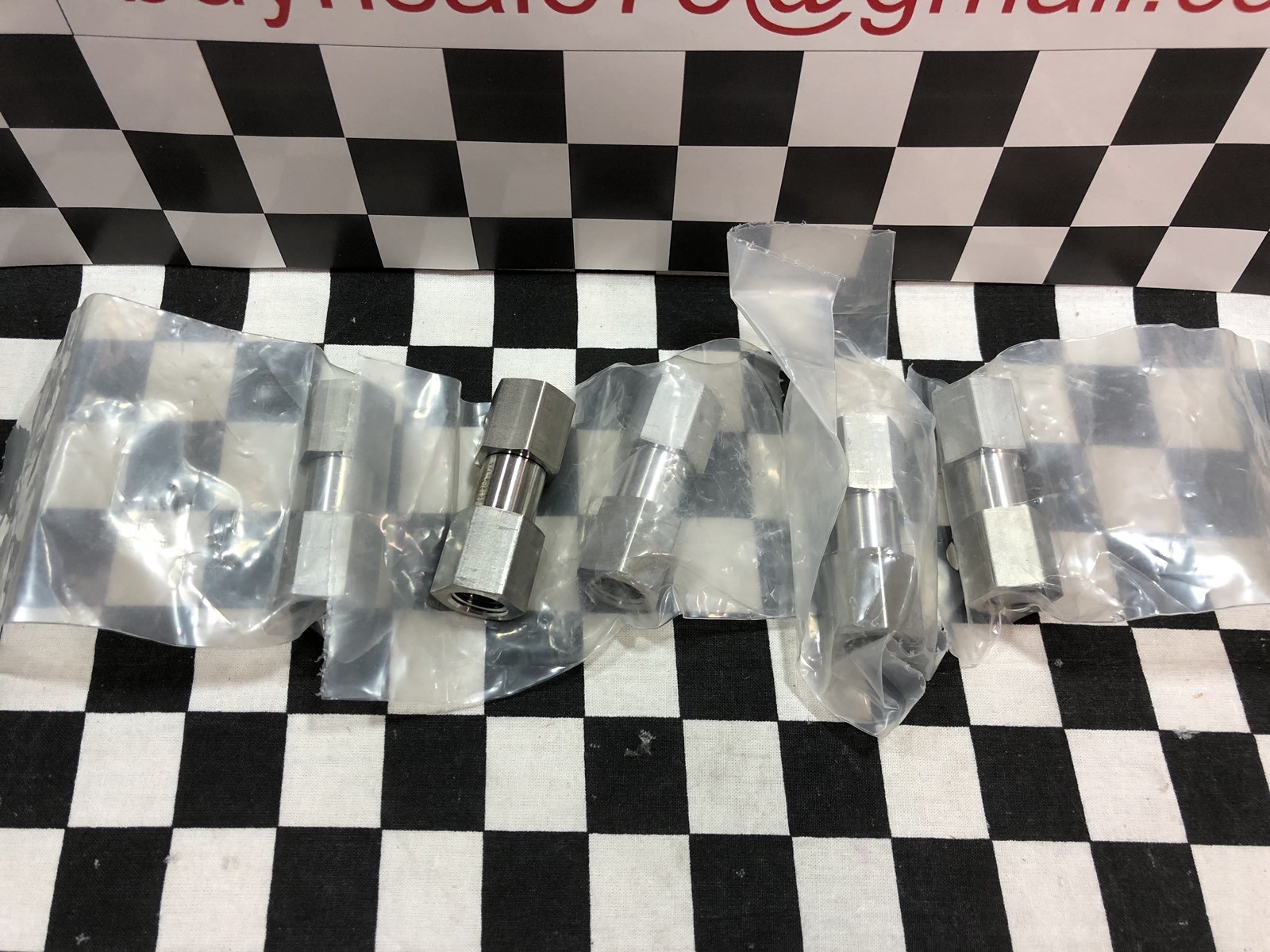 LOT OF 5, Swagelok SS-4C4-1/3, POPPET CHECK VALVE 1/4″ FNPT, 1/3 PSIG, #1373E2