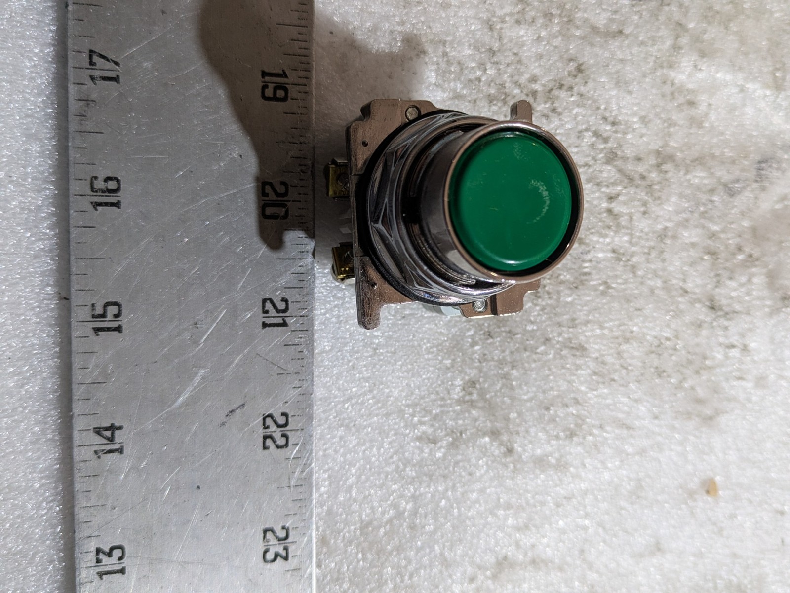 EATON 10250T103-11 PUSHBUTTON OPER STD BUTTON GREEN SERIES W/2NO-2NC BLOCKS E34