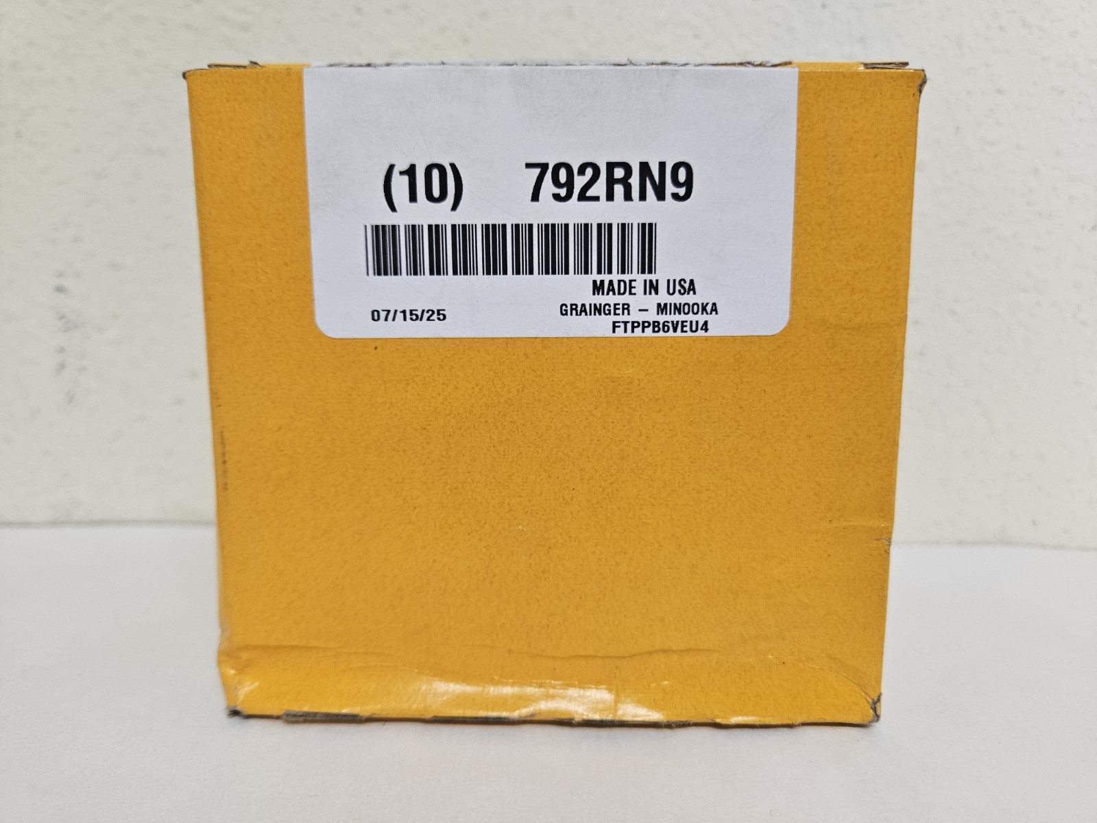 Qty 10 Parker FTPPB6VEU4 Manual 2-Way Ball Valve, Comp, Polypro 3/8″ to 1/4″