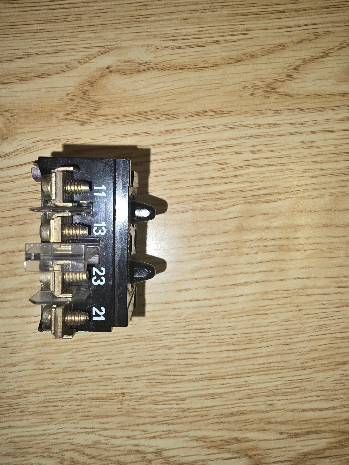 CUTLER HAMMER 10250T 91000T 2NO, 2NC CONTACT BLOCK