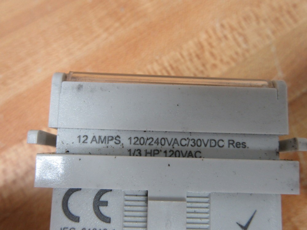 Eaton TMRP5100 Cutler Hammer Multi-Function Timer