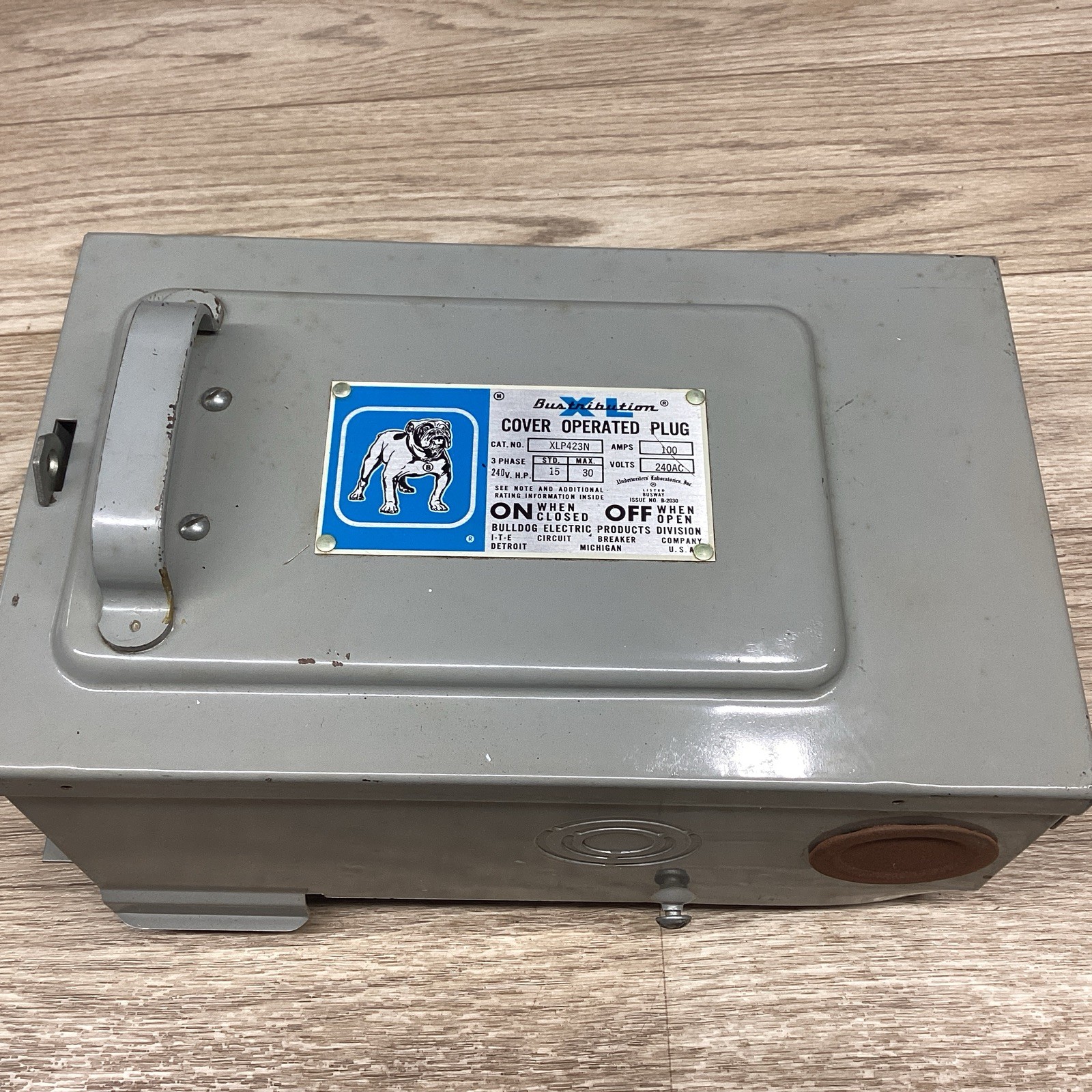 BULLDOG XL COVER OPERATED PLUG XLP423N 100A 240AC 3PH ENCLOSURE #815E134PR6*CO