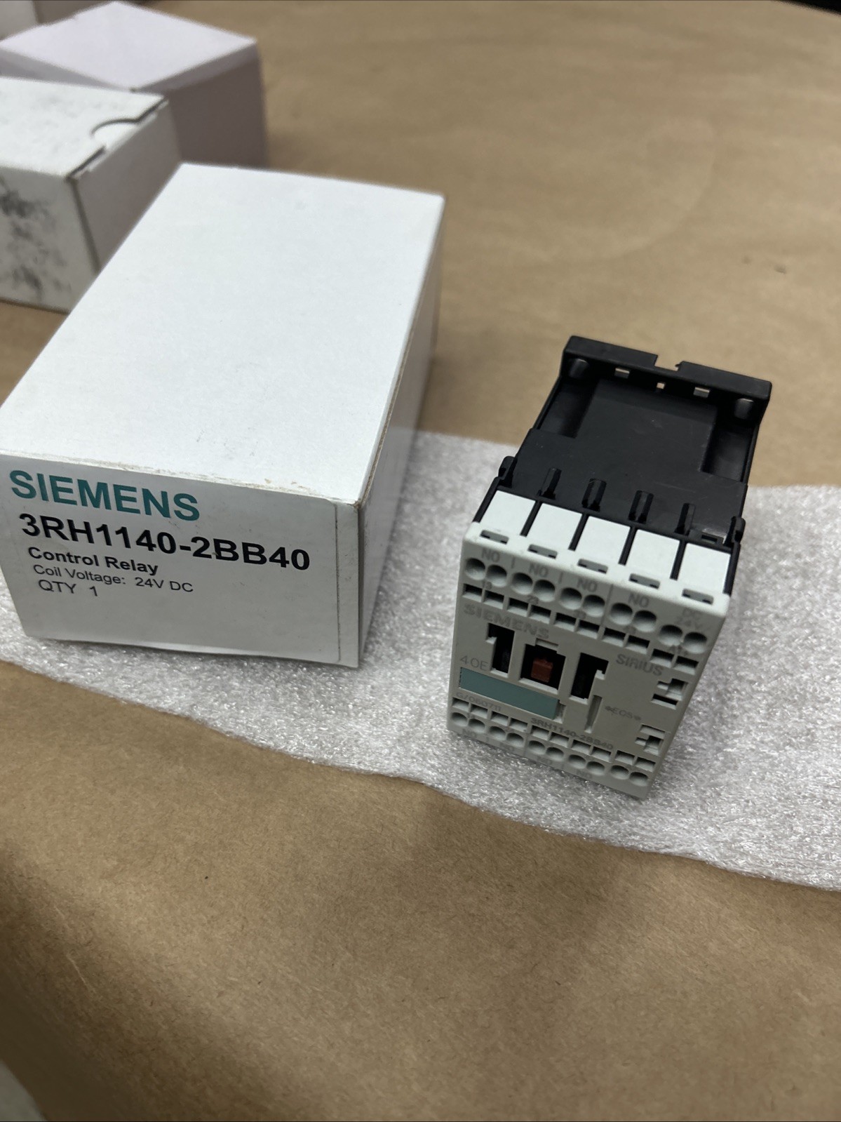 NICE NEW Siemens Contactor Relay, 3RH1140-2BB40 US Stock